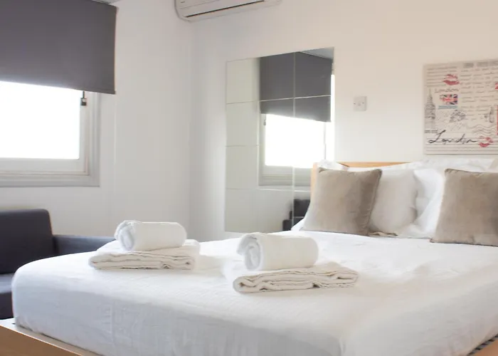 Downtown Apartment *