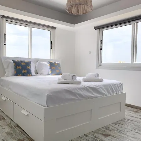Downtown Apartment *