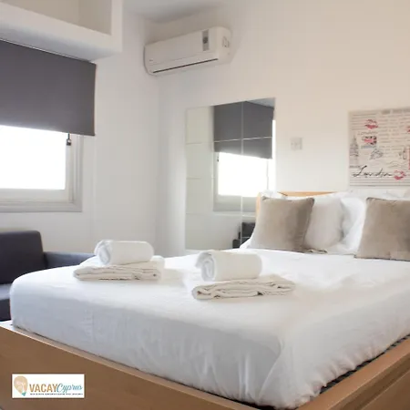 Downtown Apartment *