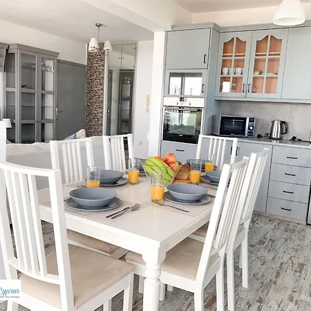 Downtown * לרנקה